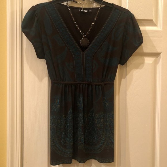 Ladies Top - Picture 1 of 2